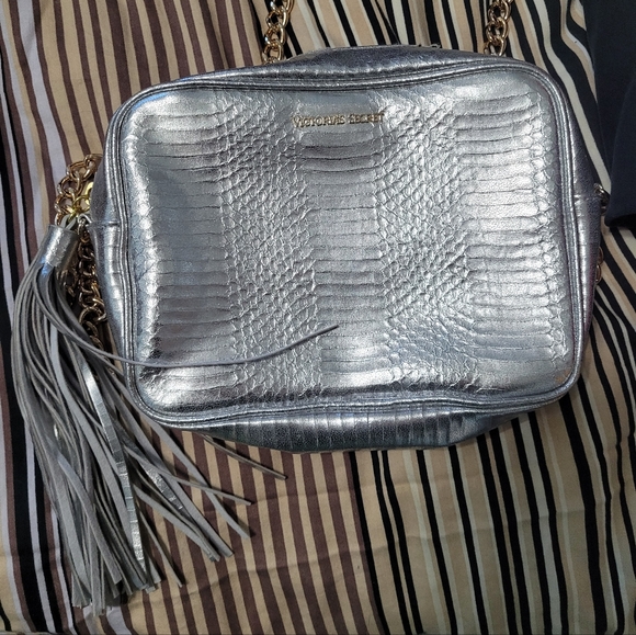 Victoria's secret cross body bag - Picture 2 of 3